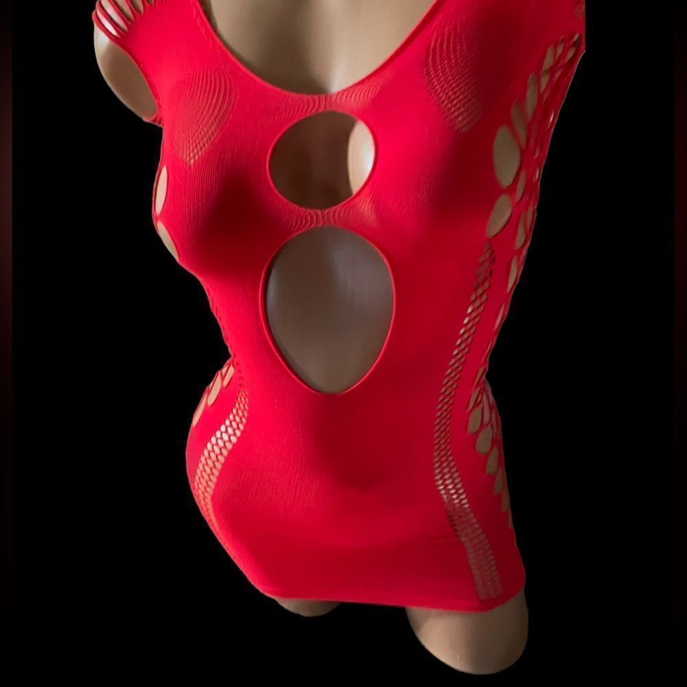 Another Red Top  - Picture 7 of 8